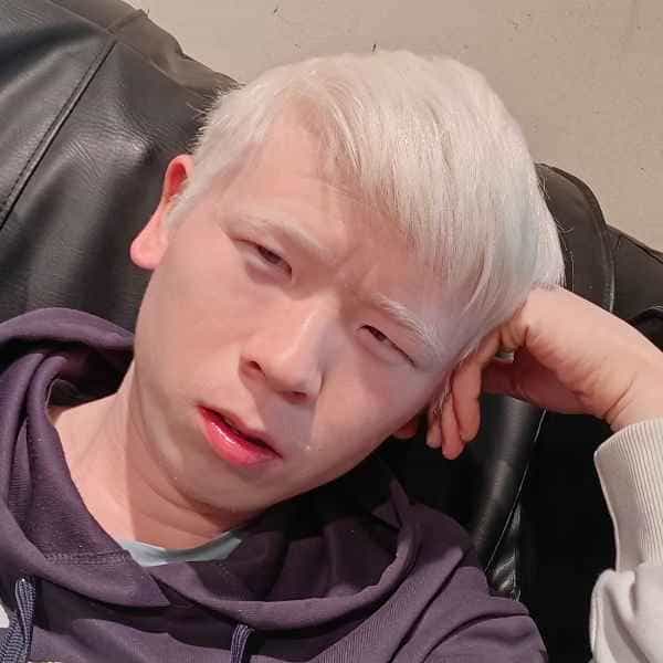 32岁岁贵州单身帅哥 - 鄂尔多斯吉缘网