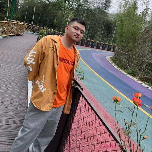 28岁岁湖南单身帅哥 - 鄂尔多斯吉缘网